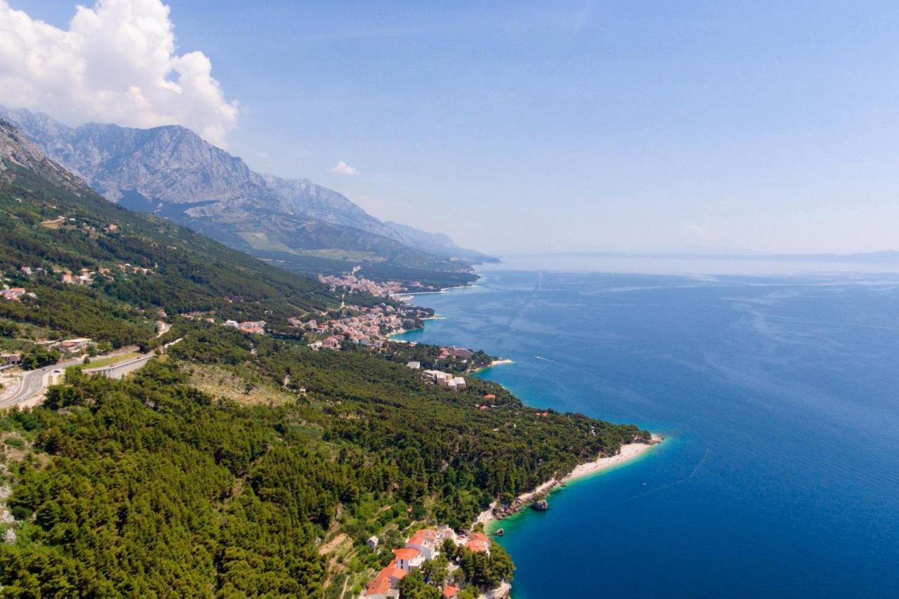 Apartments By The Sea Brela, Makarska - 2718 Buitenkant foto