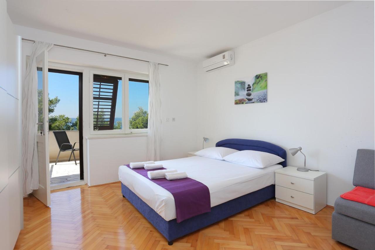 Apartments By The Sea Brela, Makarska - 2718 Buitenkant foto