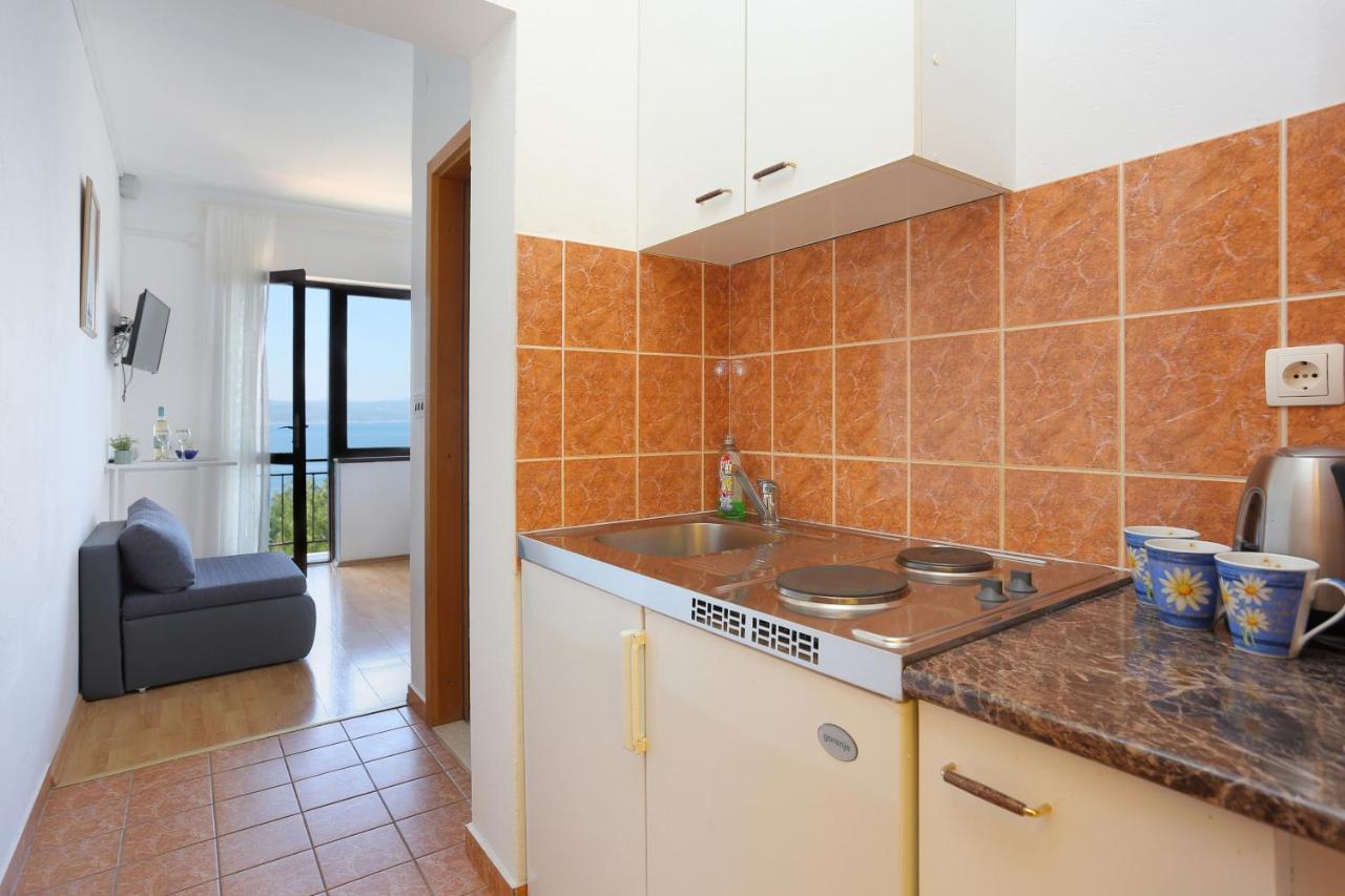Apartments By The Sea Brela, Makarska - 2718 Buitenkant foto