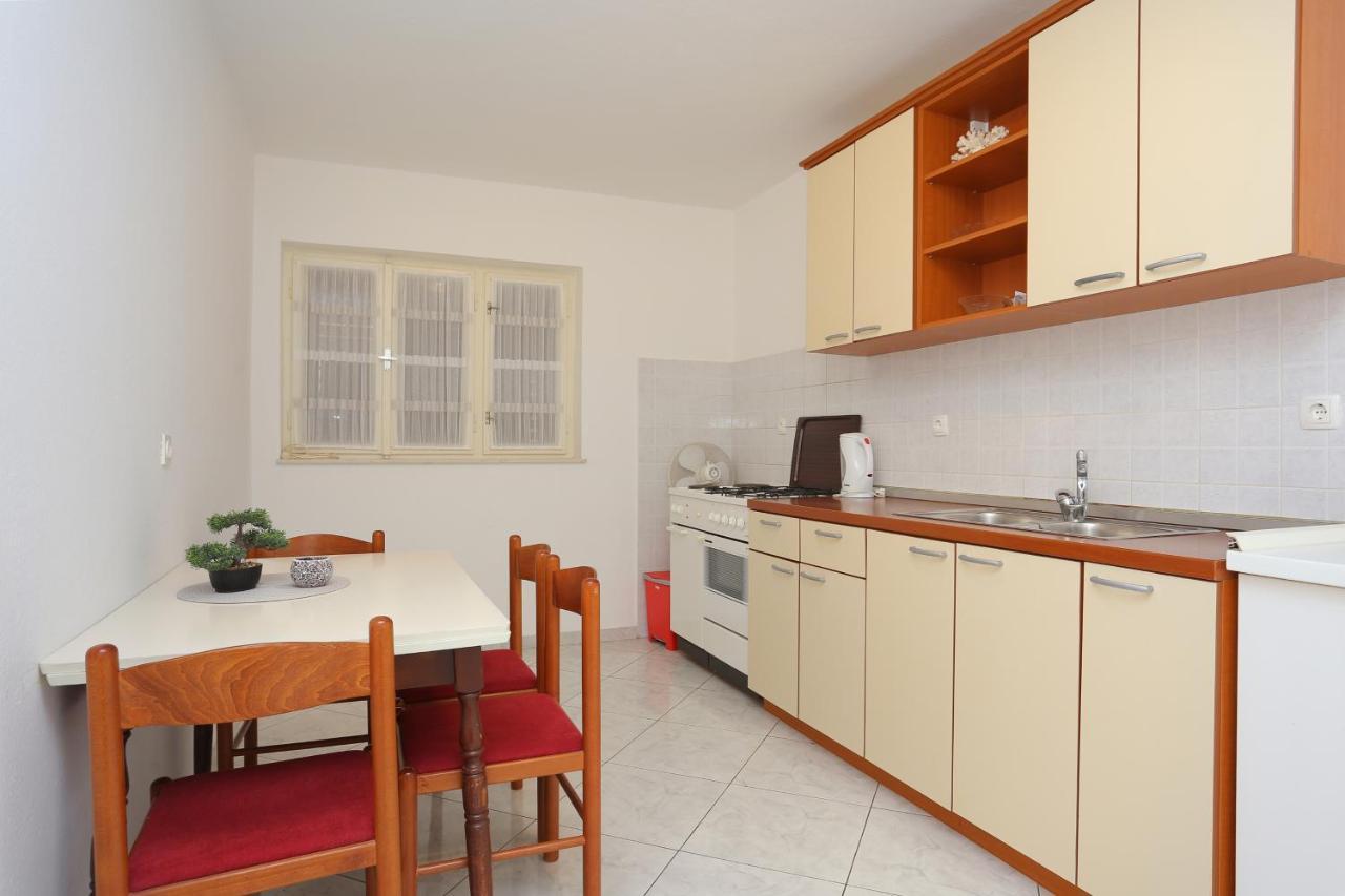 Apartments By The Sea Brela, Makarska - 2718 Buitenkant foto