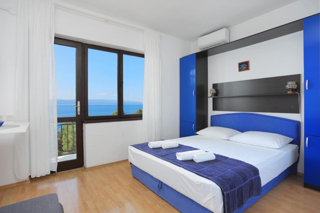 Apartments By The Sea Brela, Makarska - 2718 Buitenkant foto