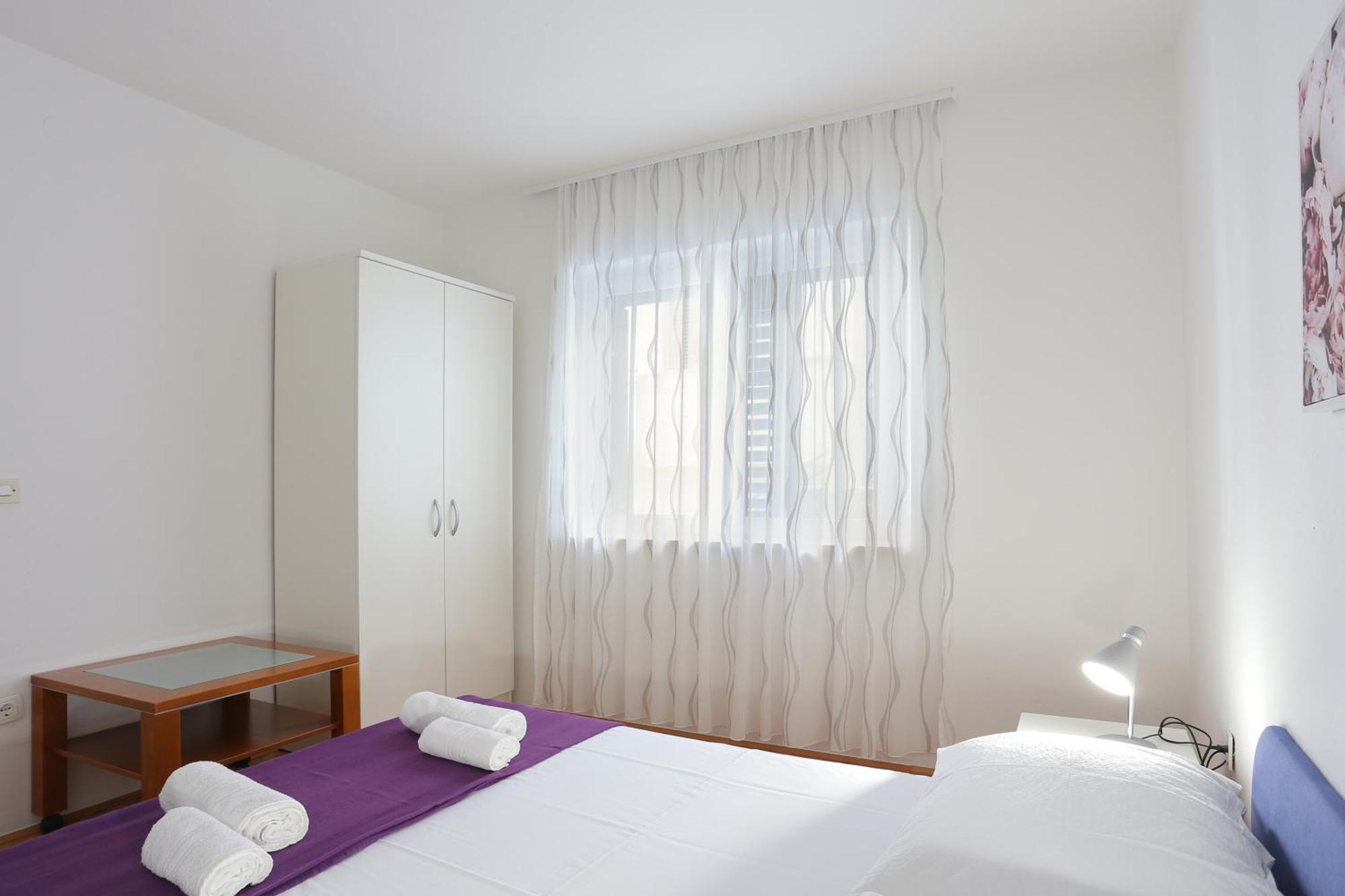 Apartments By The Sea Brela, Makarska - 2718 Kamer foto